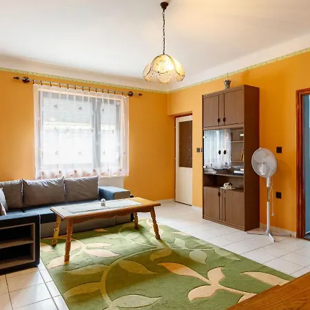 By Interhome 巴拉通雷勒